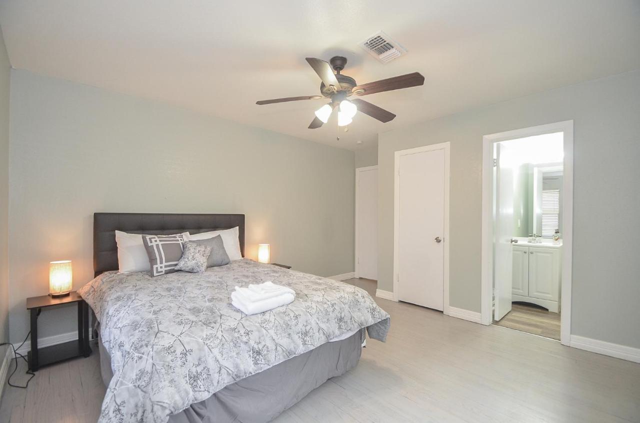 Holiday home Authentic By Memorial Mall, W