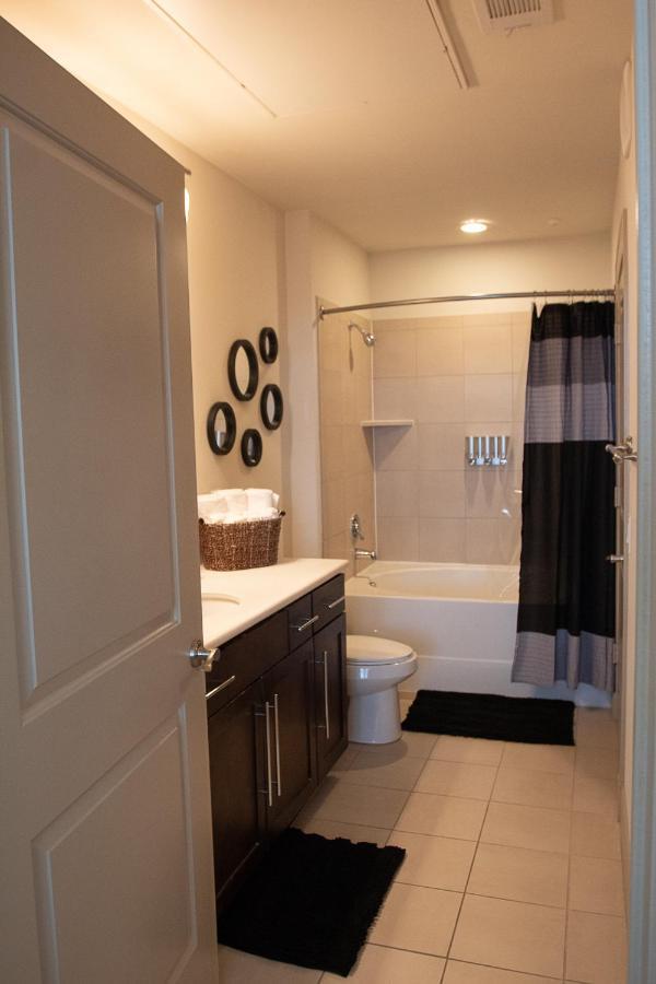 Discounted Penthouse W/ Nrg View In The Med Ctr Apartment *