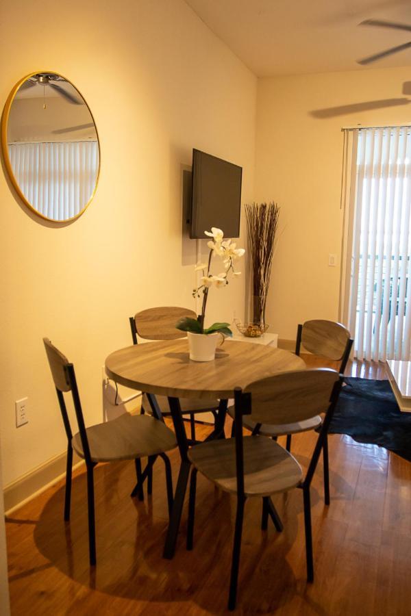 Apartment Discounted Penthouse W/ Nrg View In The Med Ctr Houston