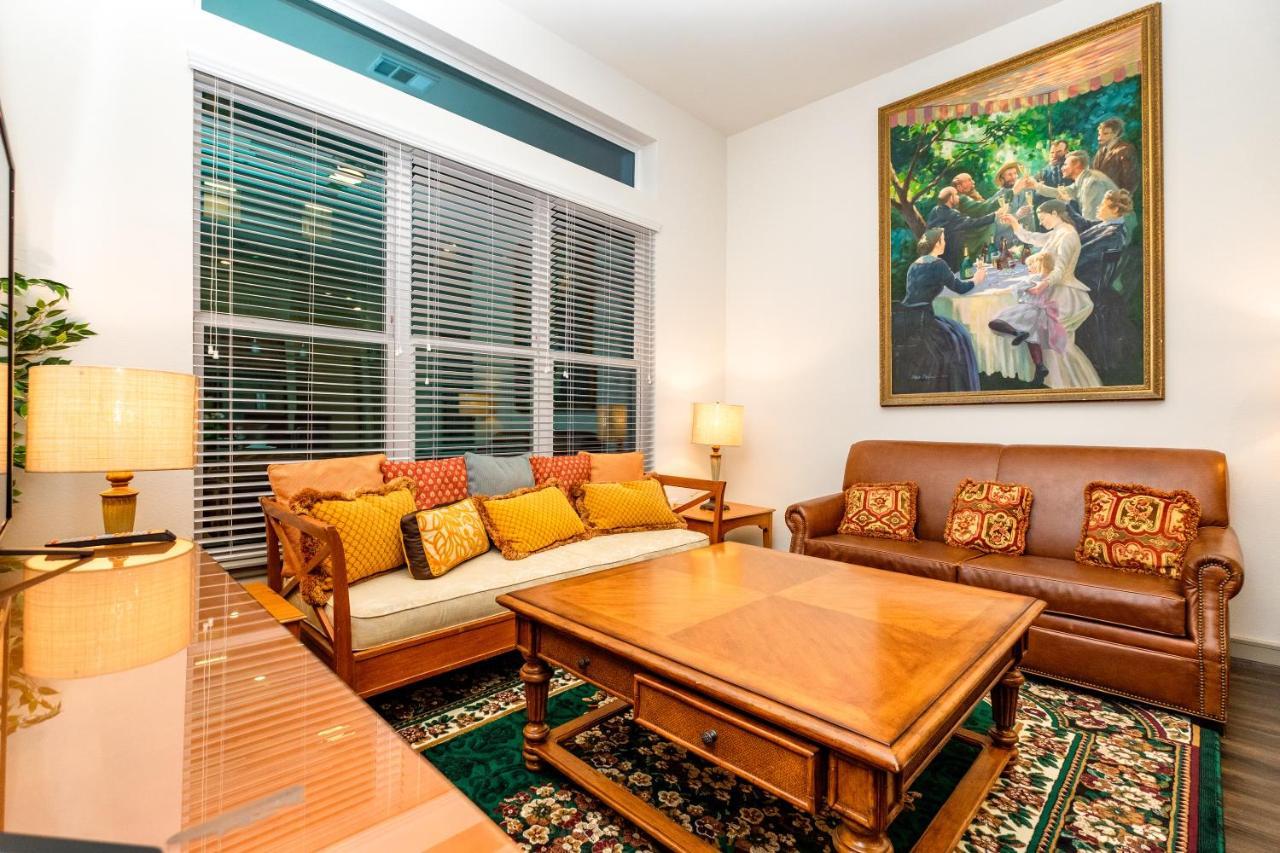 Renu Downtown - Relax,revive,renew Apartment *