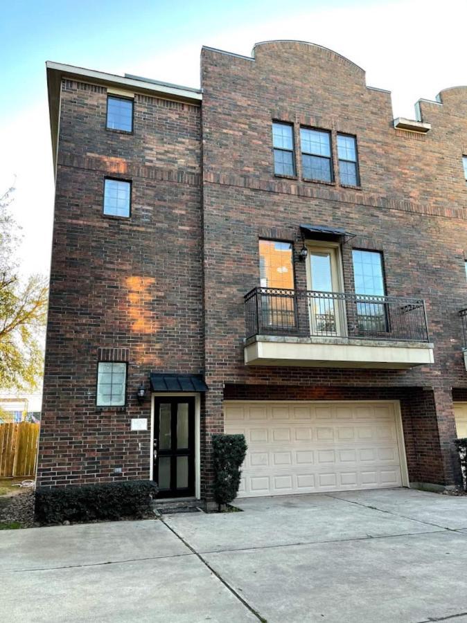 Apartment Luxury 3-story In Downtown Houston