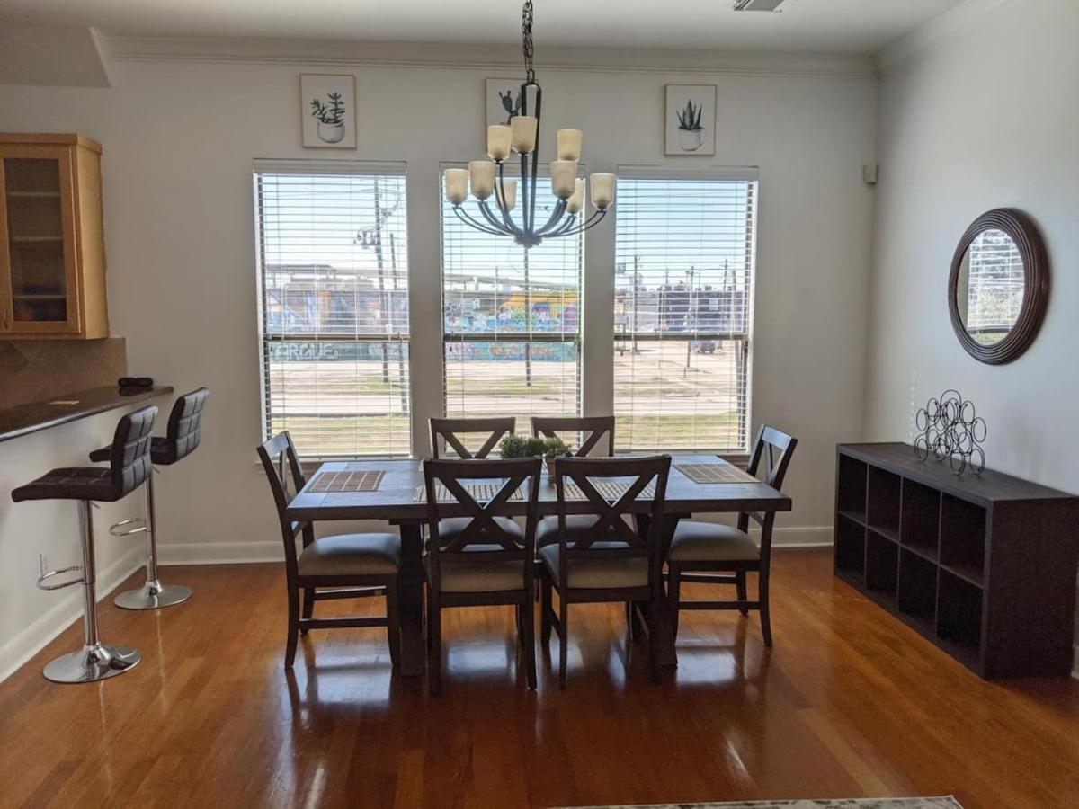 Apartment Luxury 3-story In Downtown