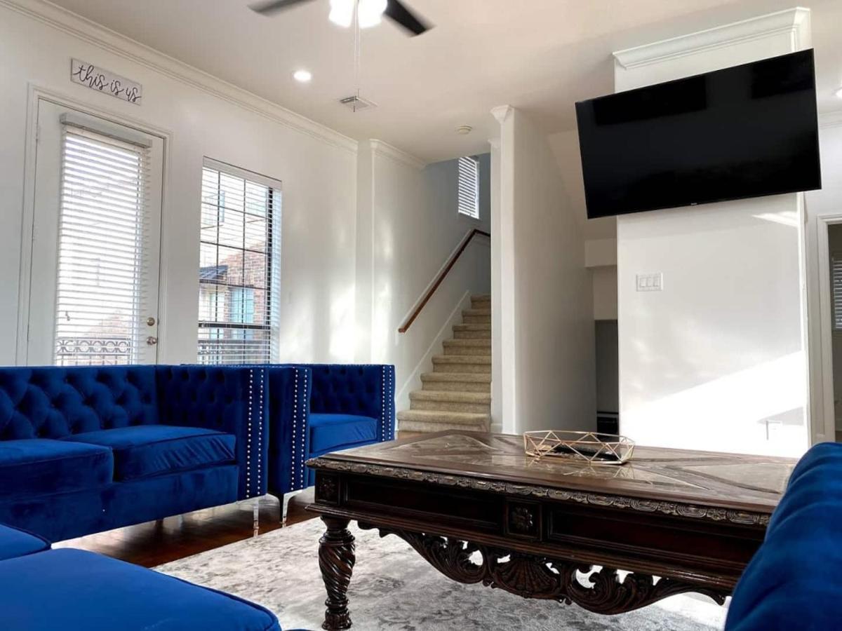 Luxury 3-story In Downtown Houston