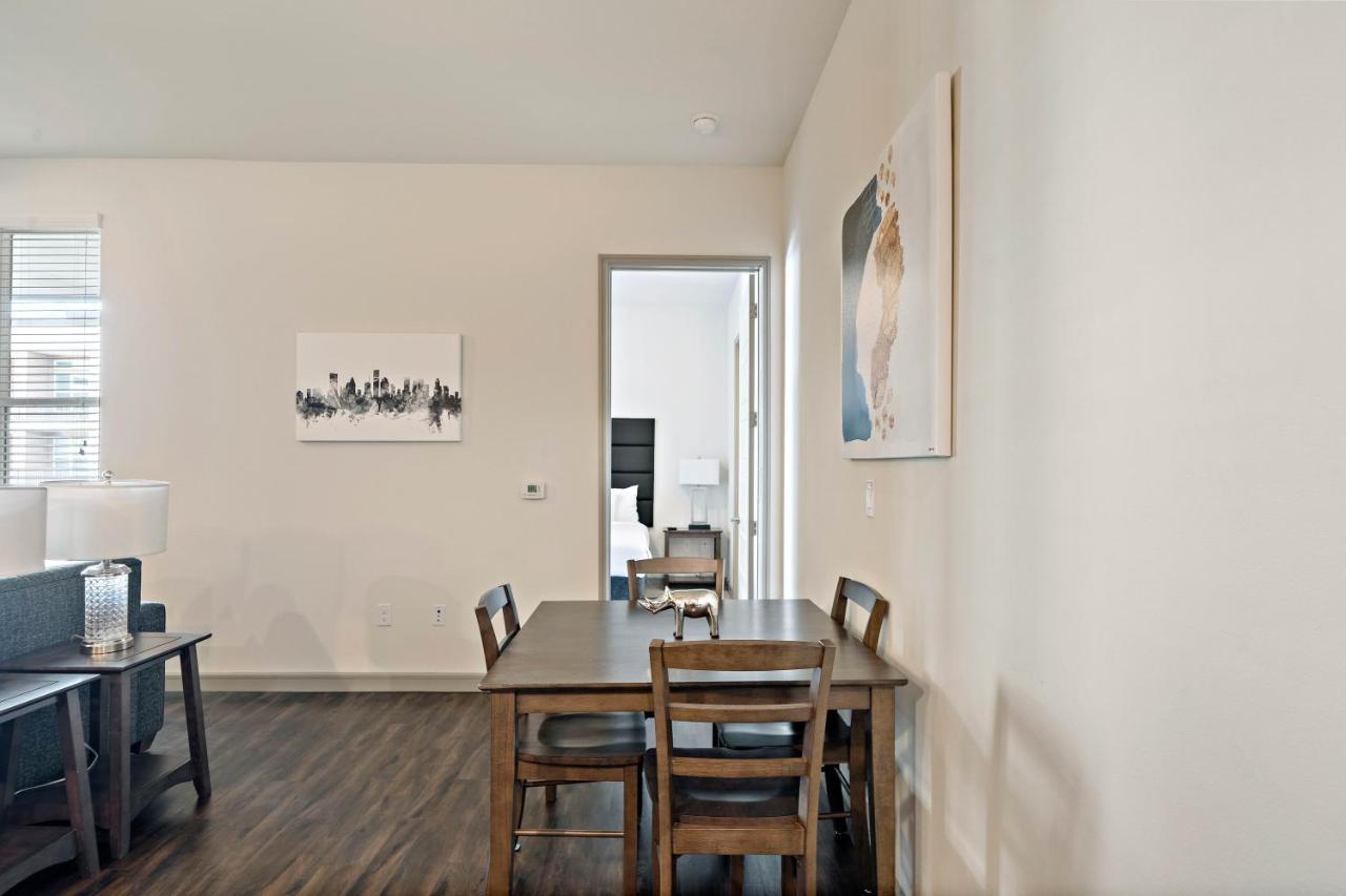 Renu Downtown - Relax,revive,renew * Houston