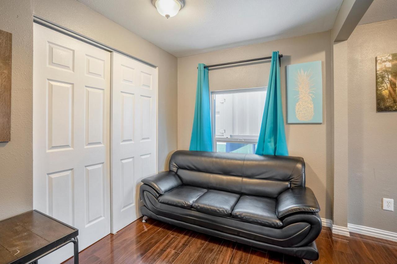 East Downtown Apartment *