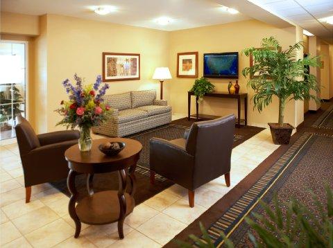 Hotel Candlewood Nw - Willowbrook, An Ihg 2*