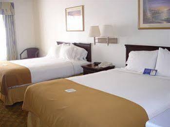Hotel Express & Northwest-brookhollow By Ihg 3*