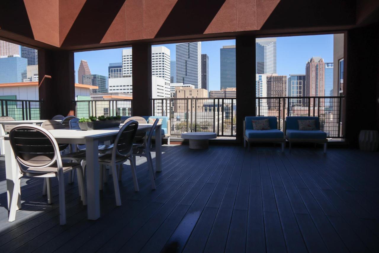 Renu Downtown - Relax,revive,renew Apartment *