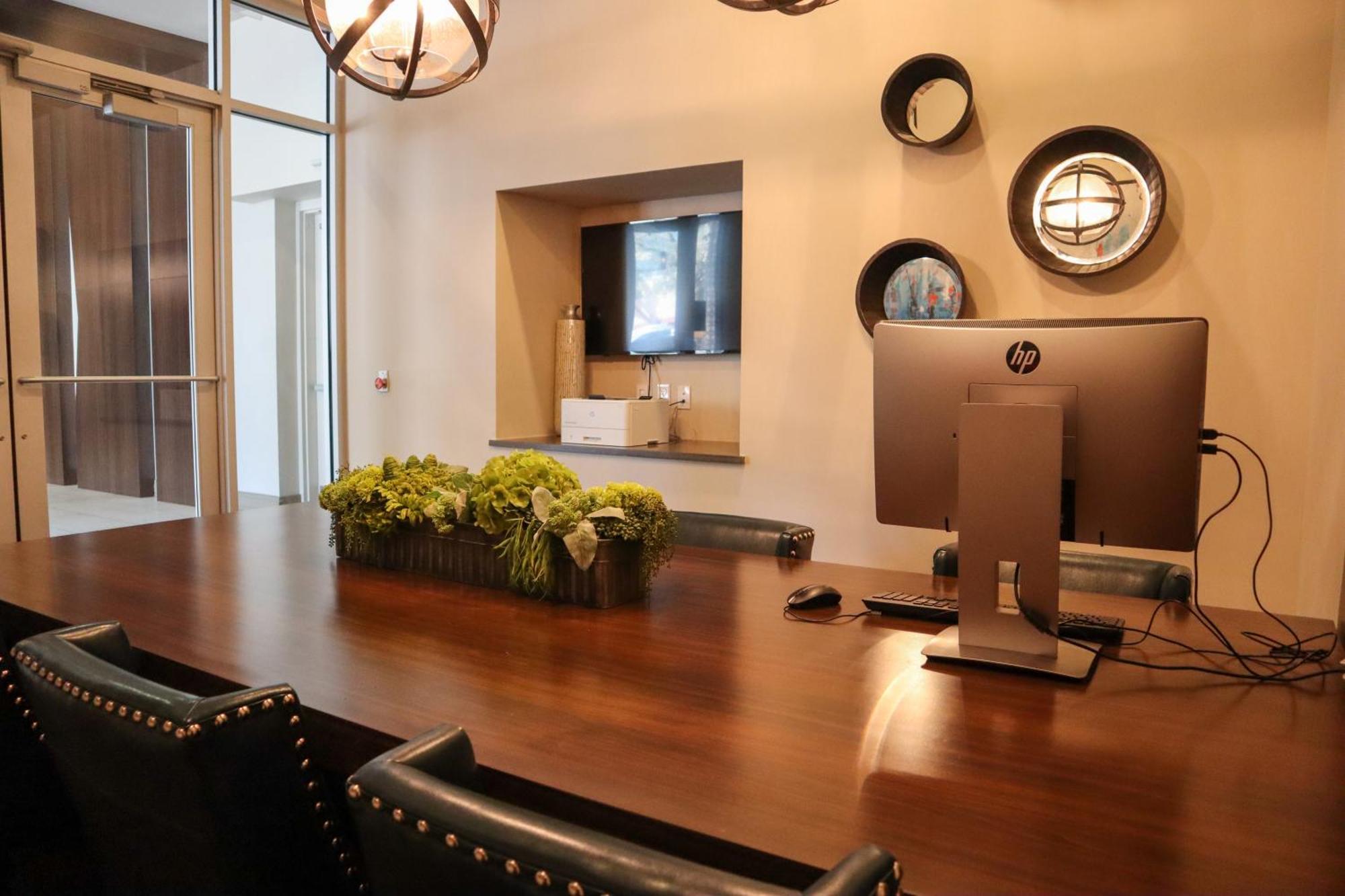 Renu Downtown - Relax,revive,renew Apartment *