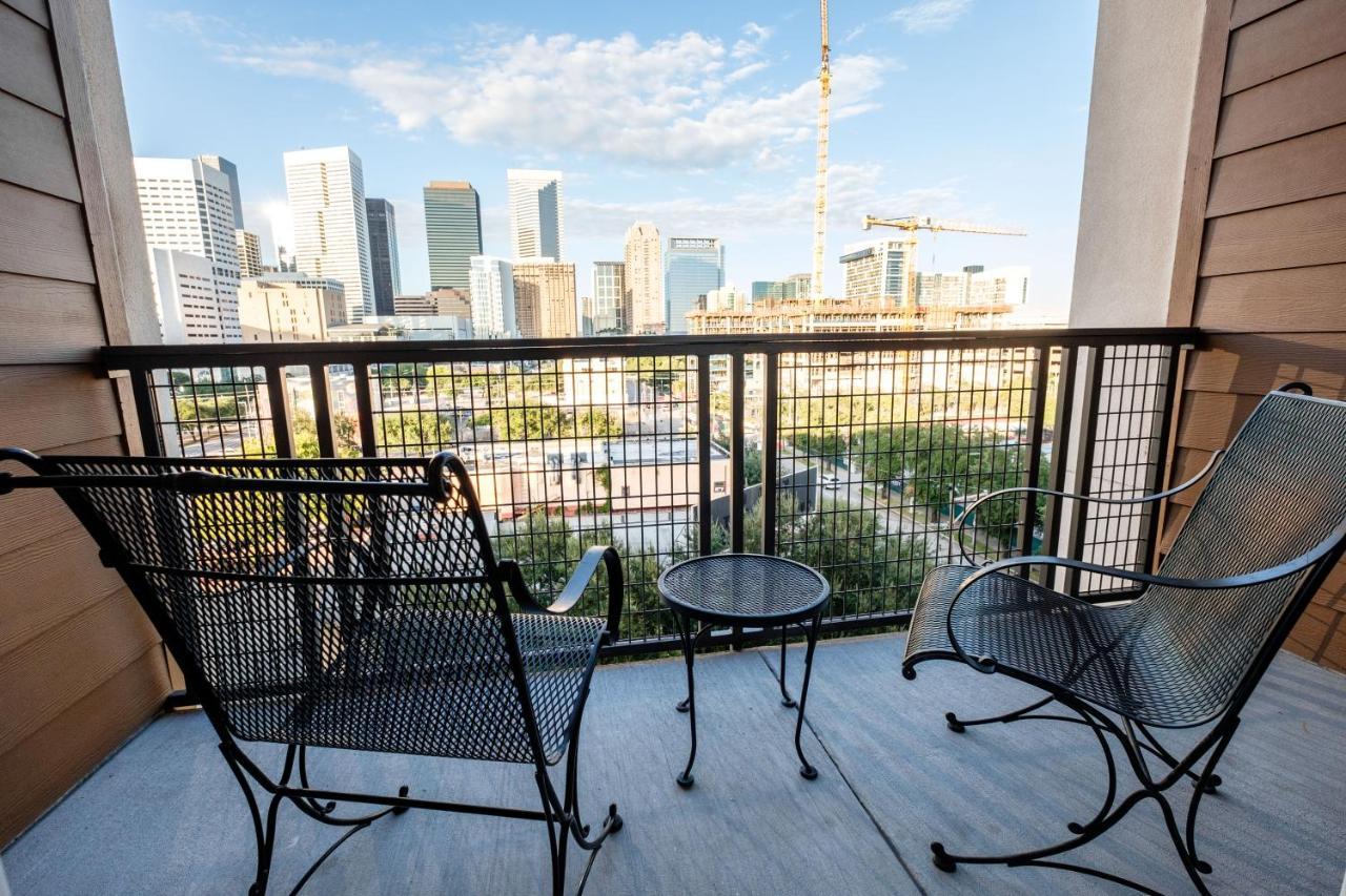 Renu Downtown - Relax,revive,renew * Houston