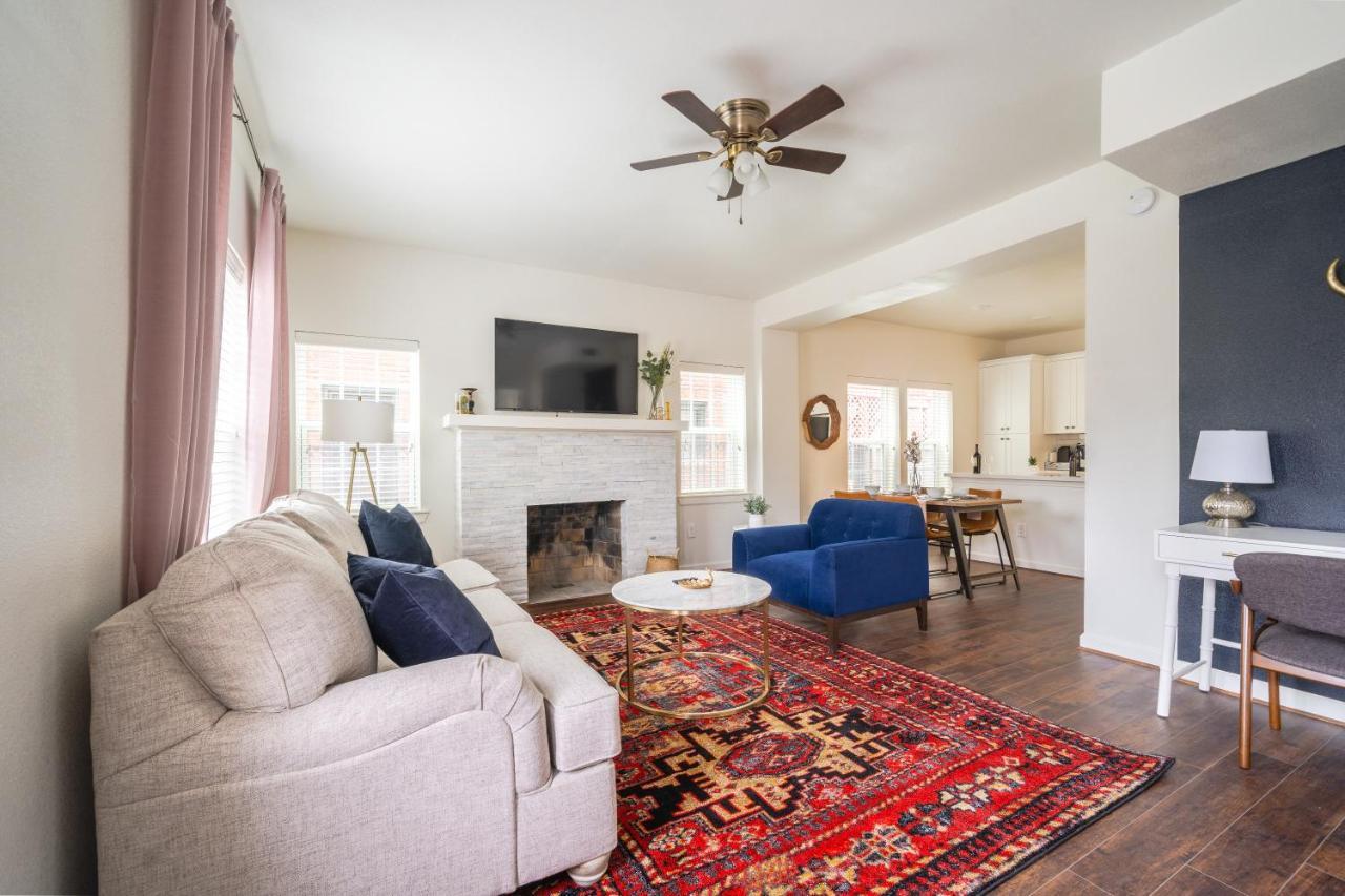 Apartment Unit 1 - Spacious & Renovated Apt In The City's Action Houston