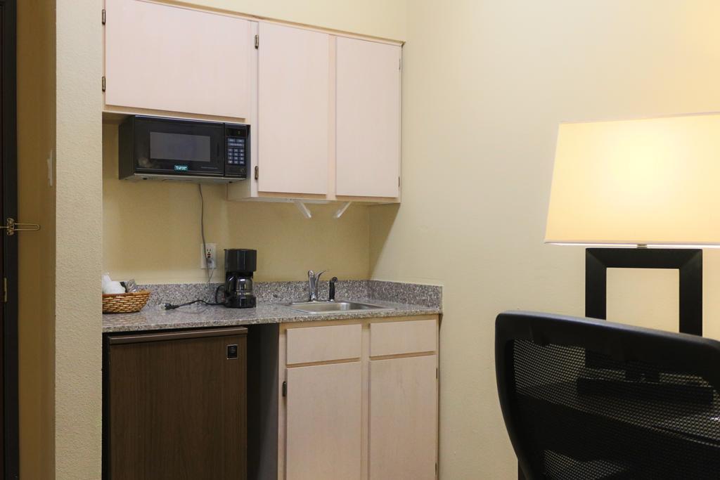 Frontier Hotel 2*