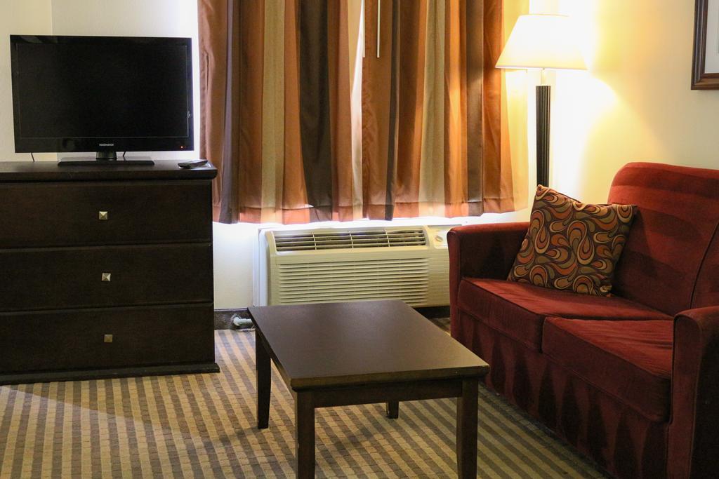 Hotel Frontier