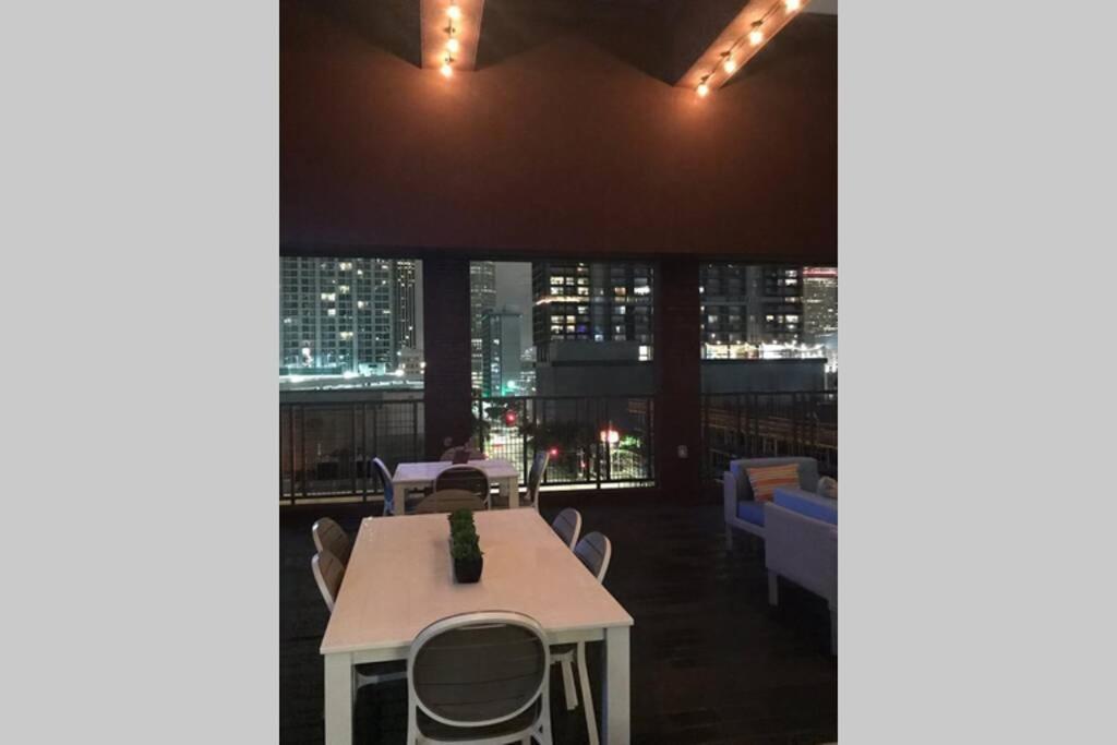 Downtown W Pool And Free Parking 6