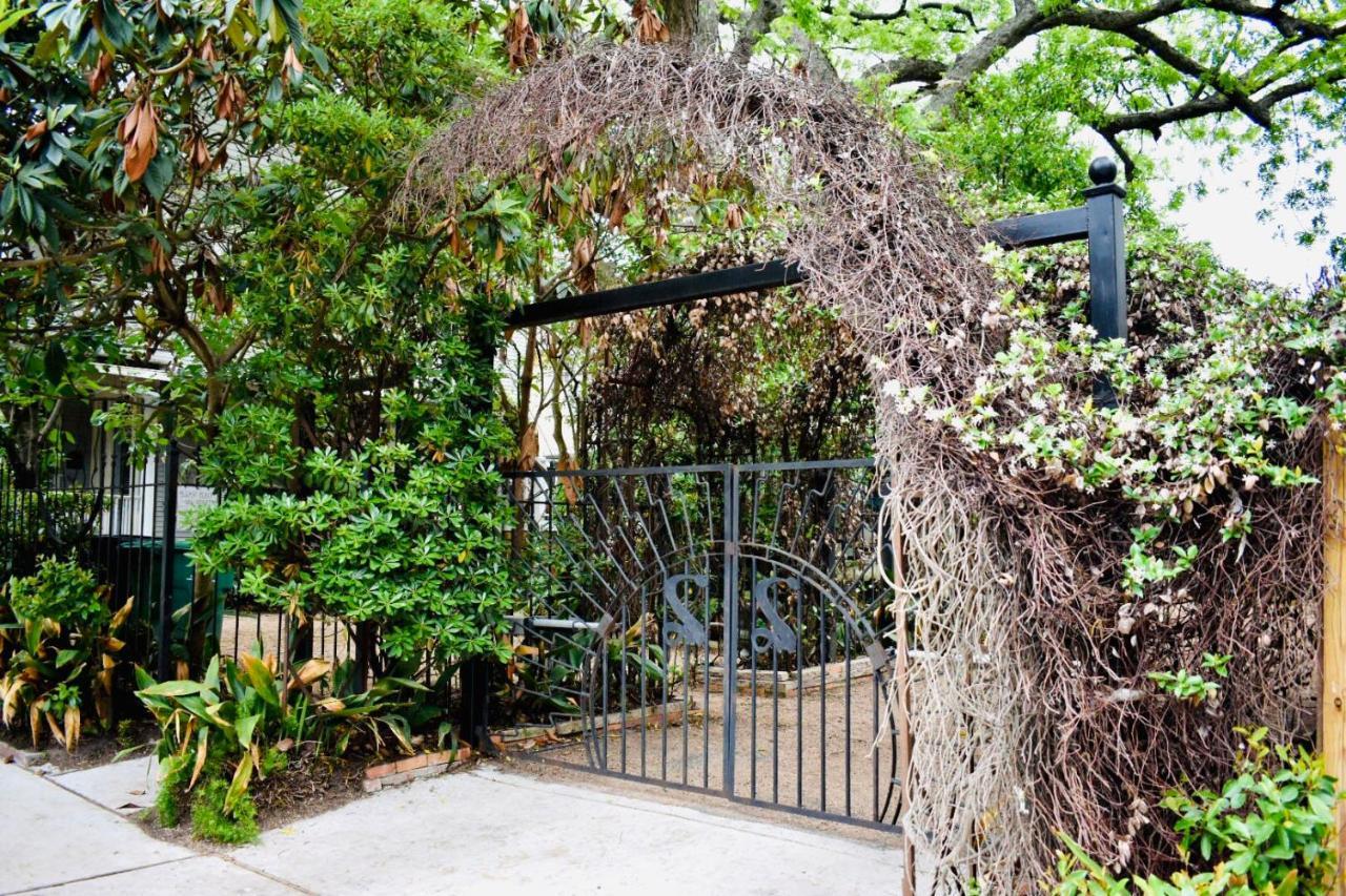 Spacious Oasis At Greeley Gardens--ample Patio Space And Gated Parking
