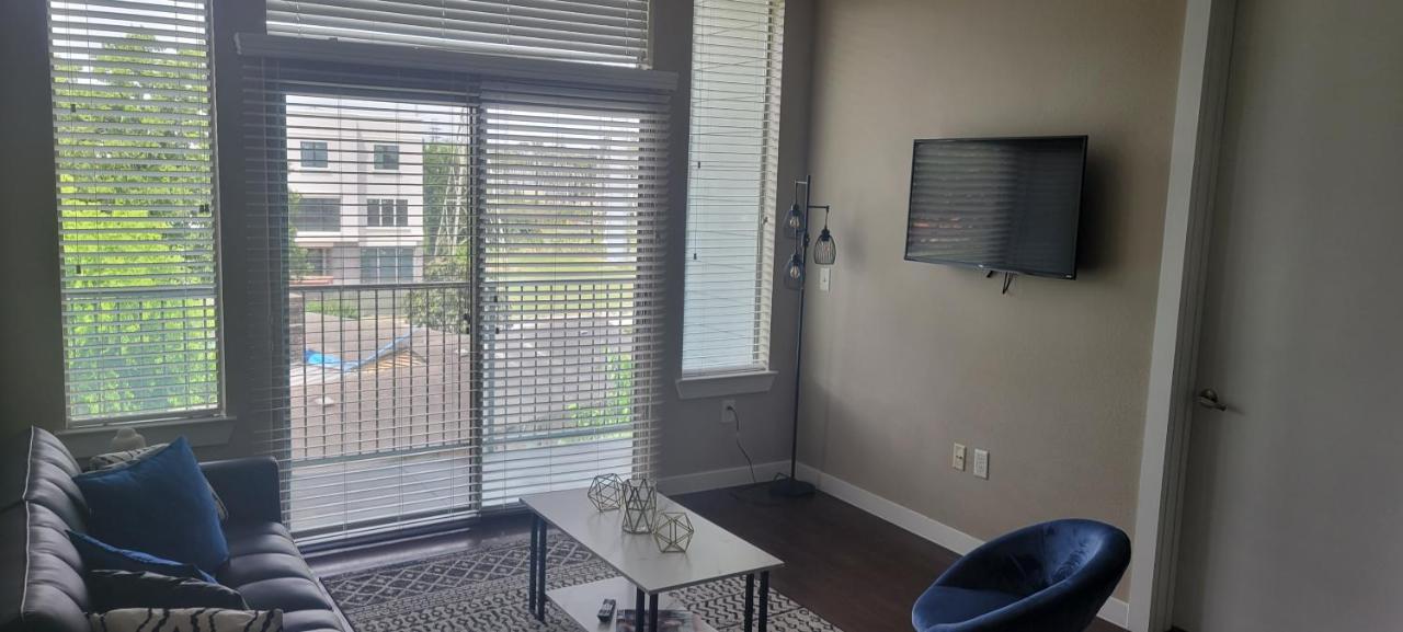 Luxury 1br Wbalcony - Galleriariver Oak *