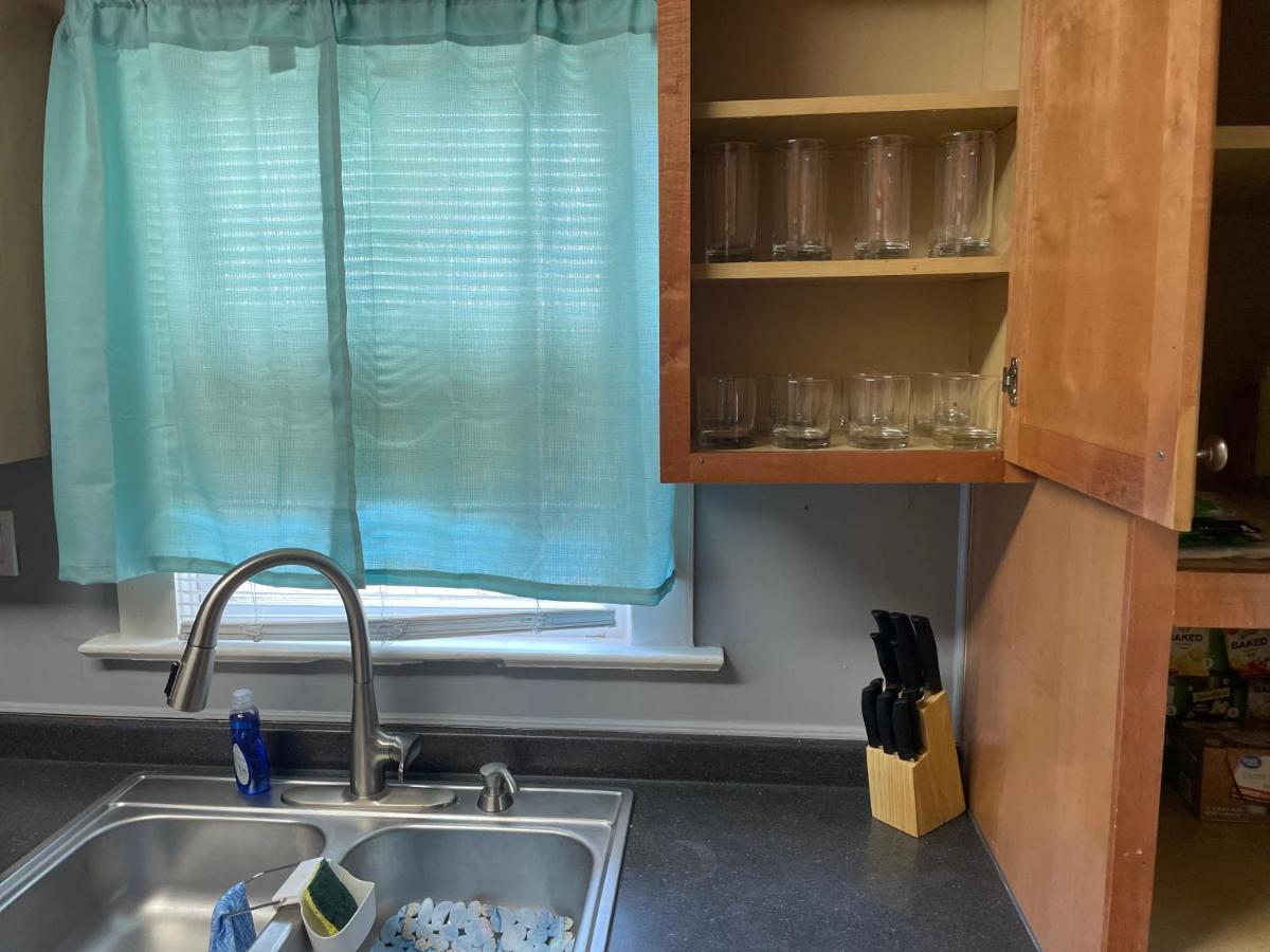 2nd Level Duplex, Downtown Near Toyota Center, Smoking Allowed On Balcony! Apartment