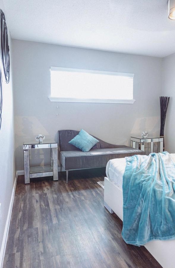 Premium Styled 2 Bedroom In The Heart Of The Heights Houston