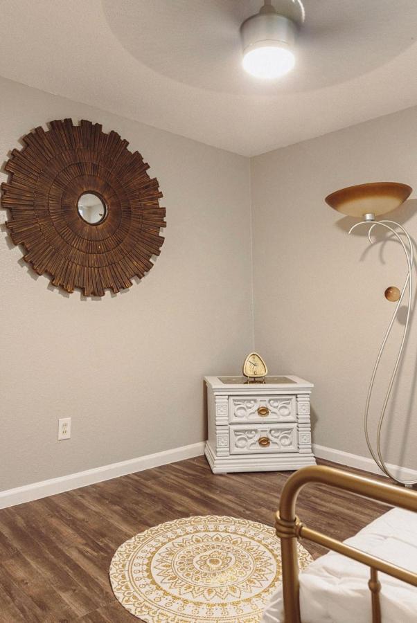Premium Styled 2 Bedroom In The Heart Of The Heights Apartment *