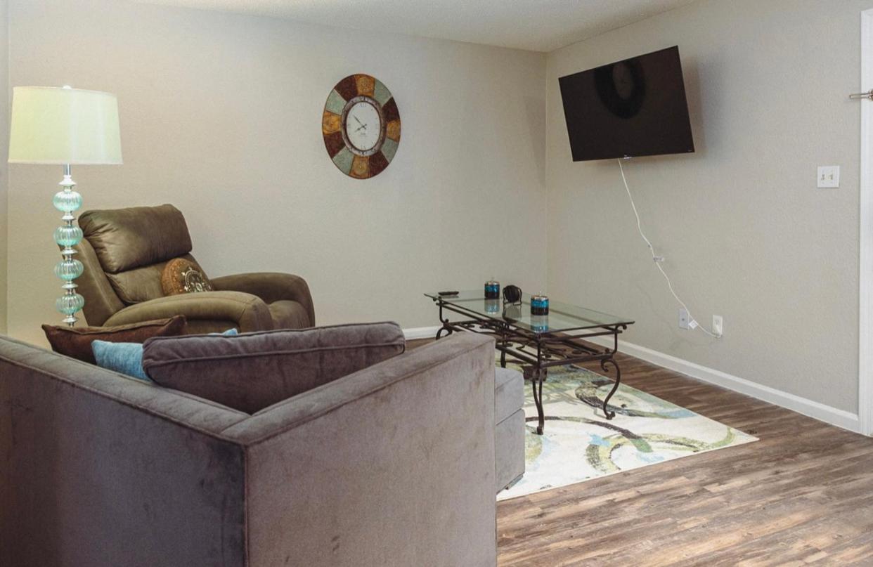 Premium Styled 2 Bedroom In The Heart Of The Heights Apartment *