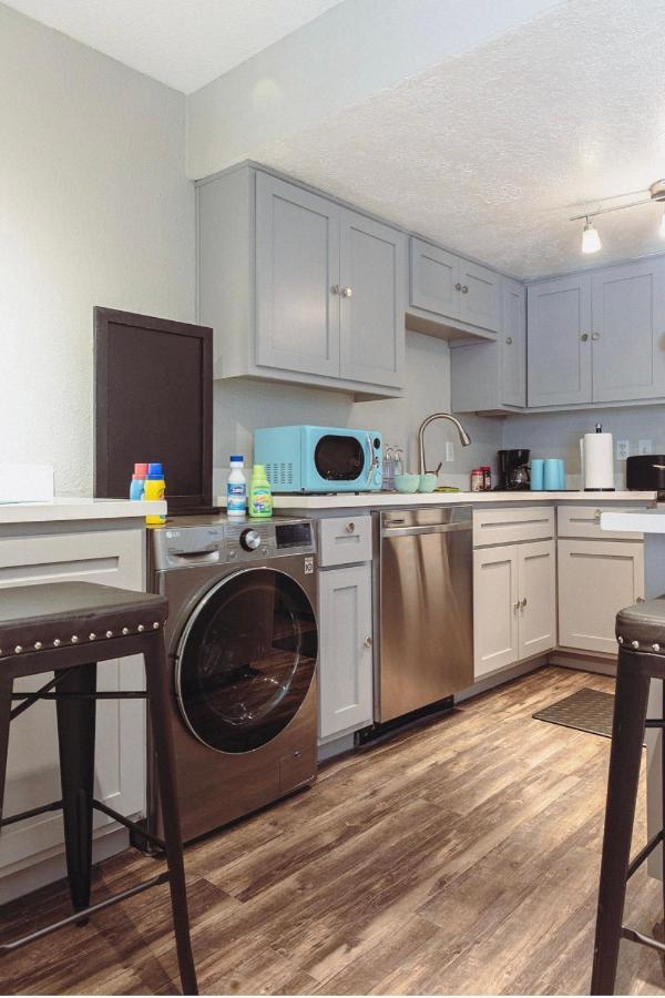 Premium Styled 2 Bedroom In The Heart Of The Heights *