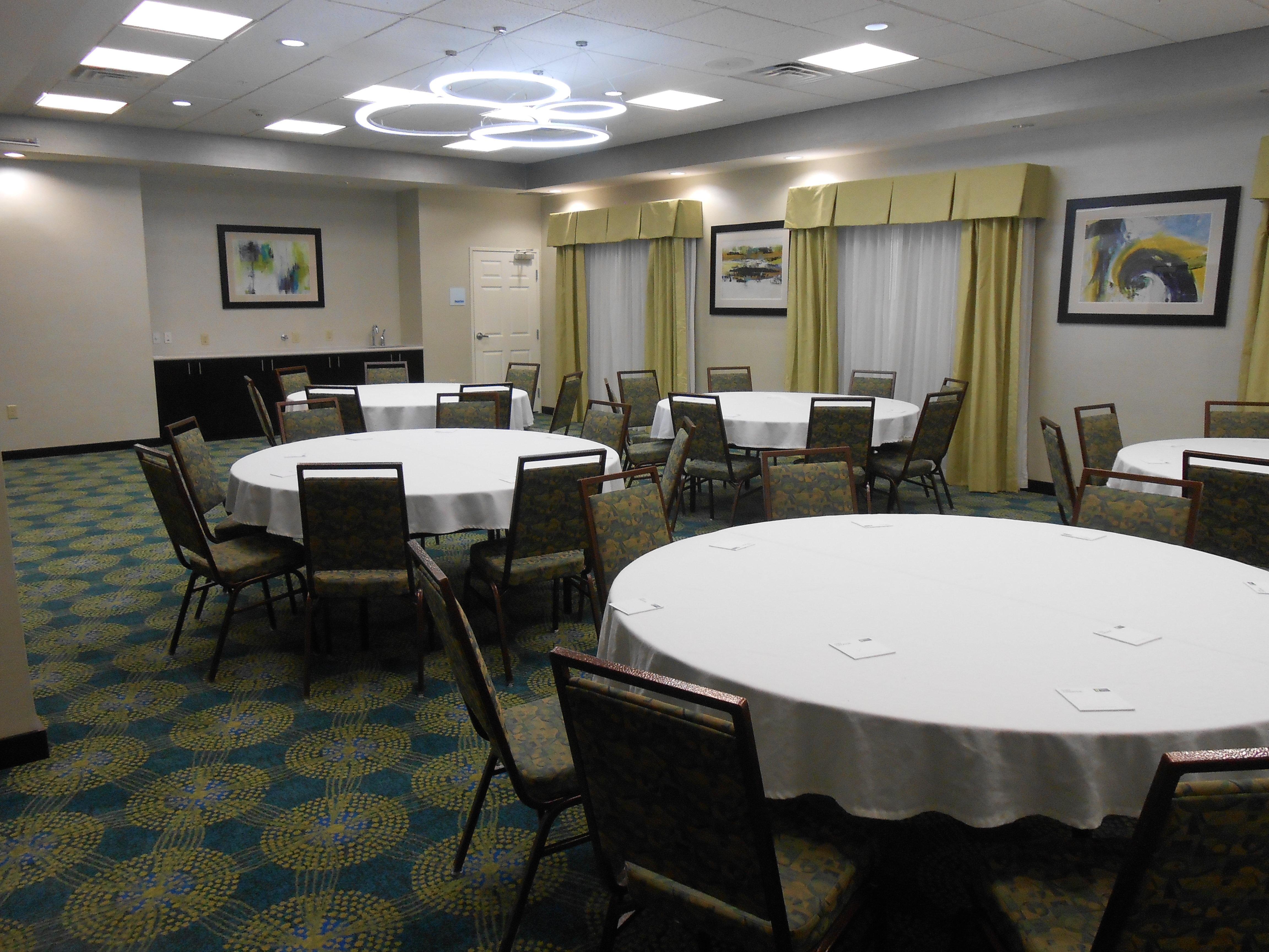 Express & Northwest-brookhollow By Ihg Hotel