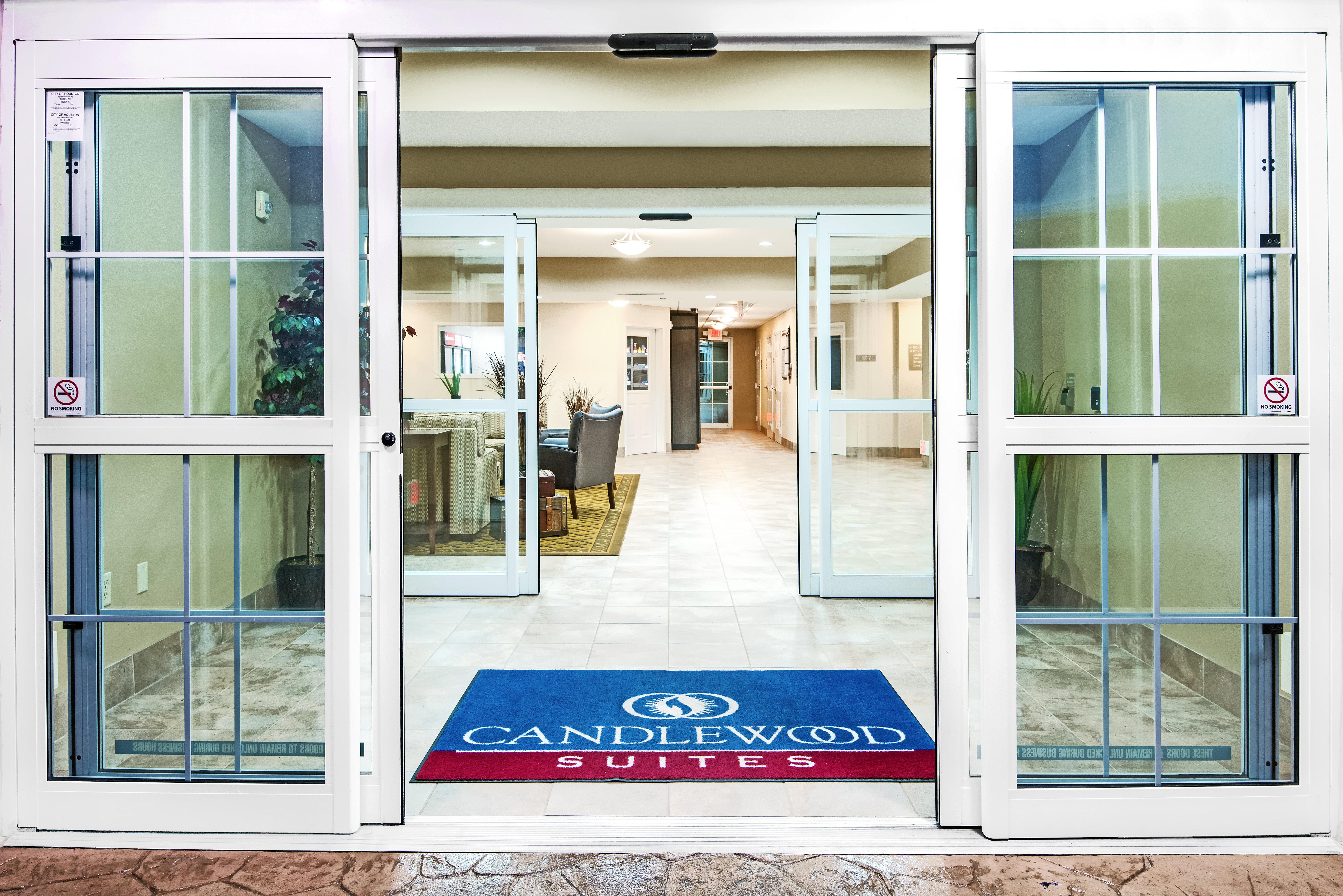Hotel Candlewood Nw - Willowbrook, An Ihg 2*