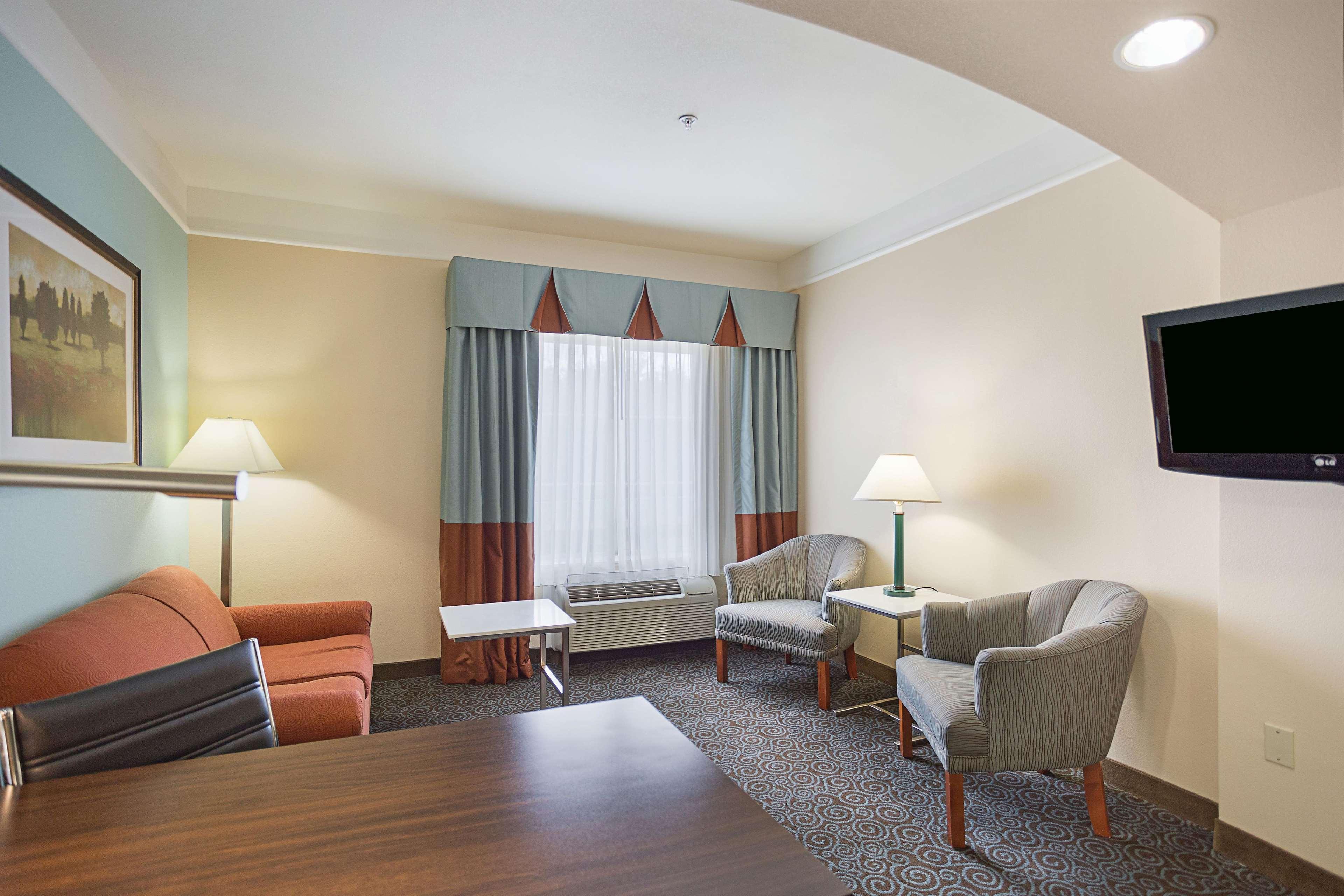 Hotel Spark By Hilton West Clay Road