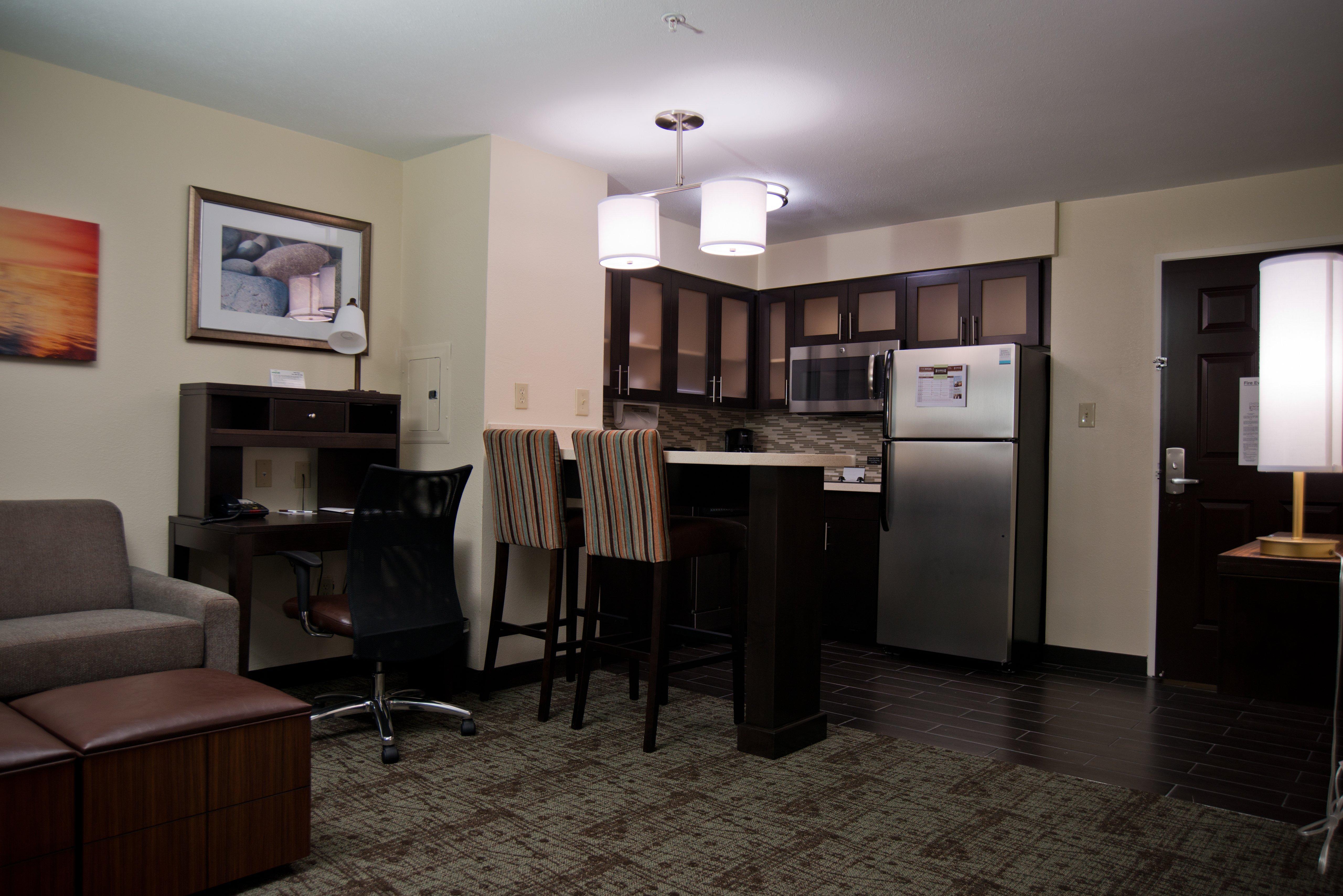 Staybridge Nw/willowbrook, An Ihg Hotel