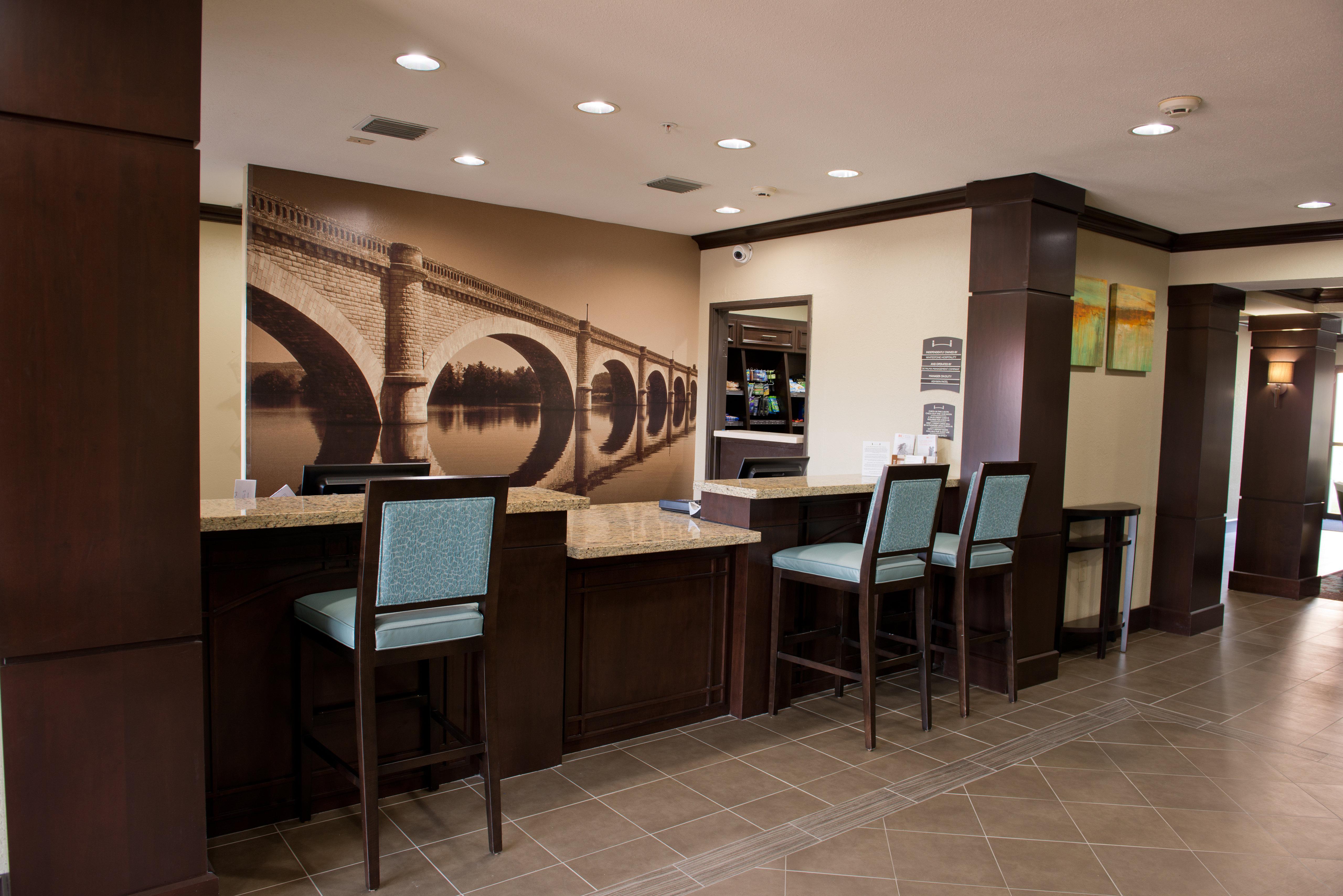 Staybridge Nw/willowbrook, An Ihg 2*