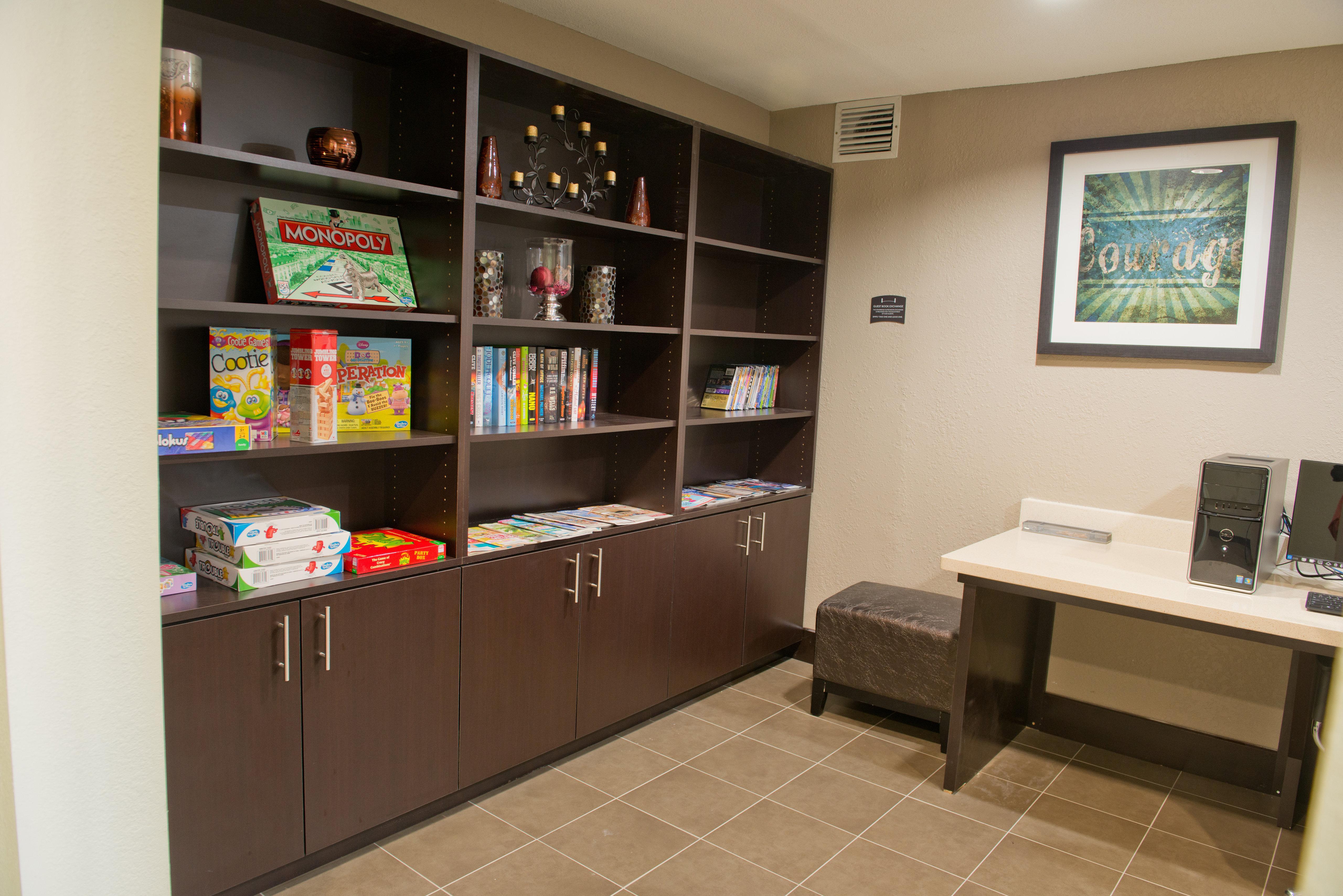 Hotel Staybridge Nw/willowbrook, An Ihg 2*