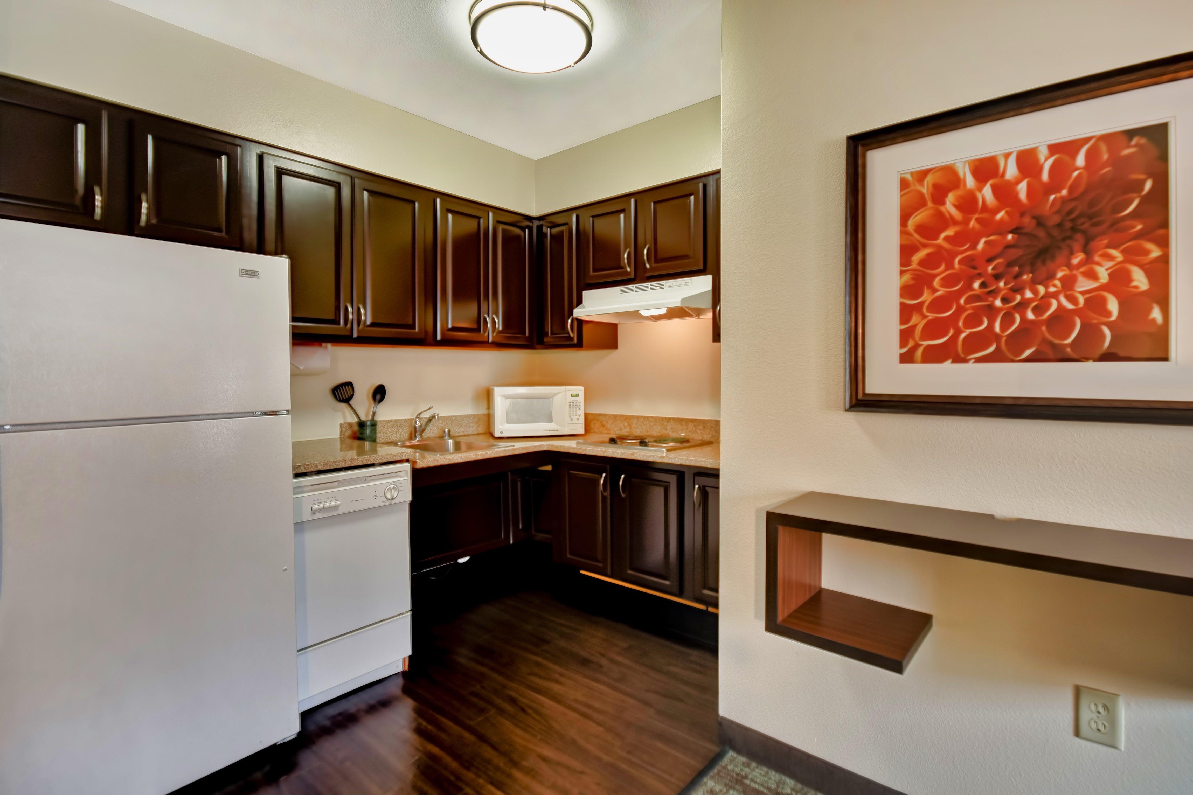 Staybridge - Willowbrook By Ihg Hotel 3*