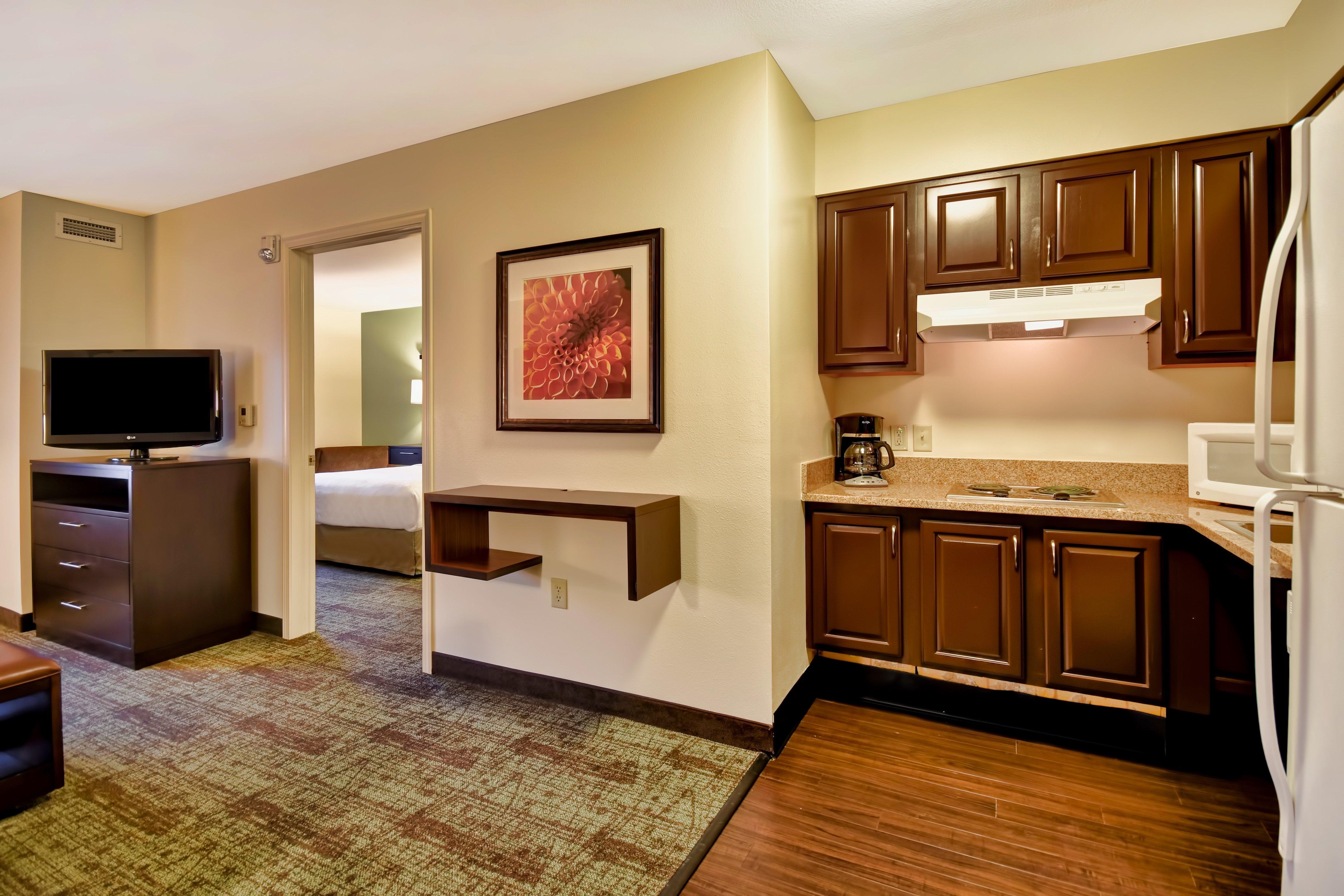 Staybridge - Willowbrook By Ihg Hotel 3*