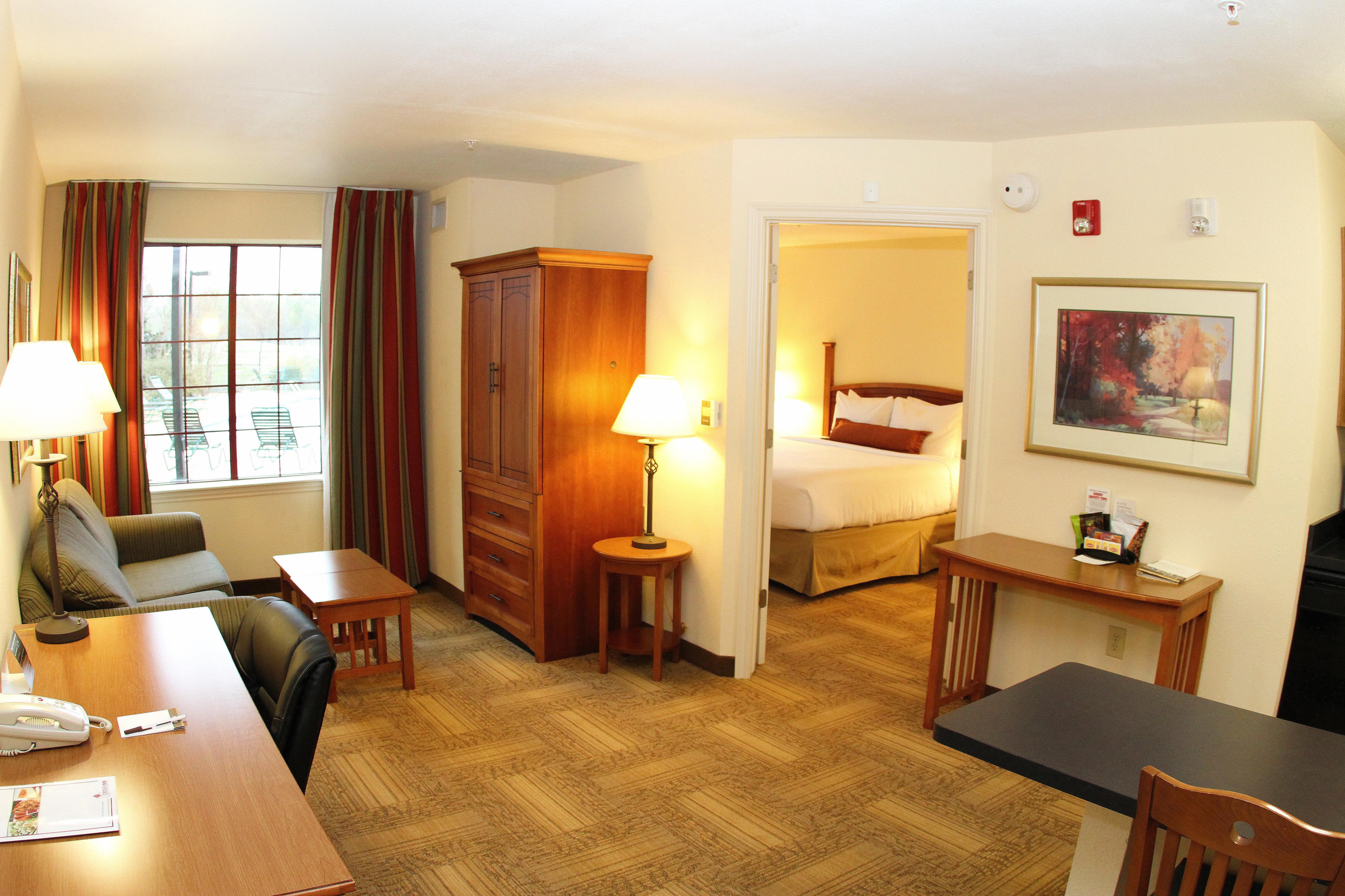 Staybridge - Willowbrook By Ihg Hotel 3*