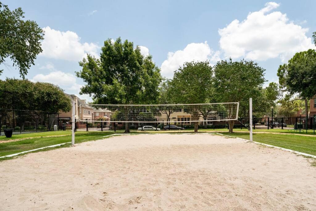 Uptown Escape - Modern, 1bd Near The Galleria *
