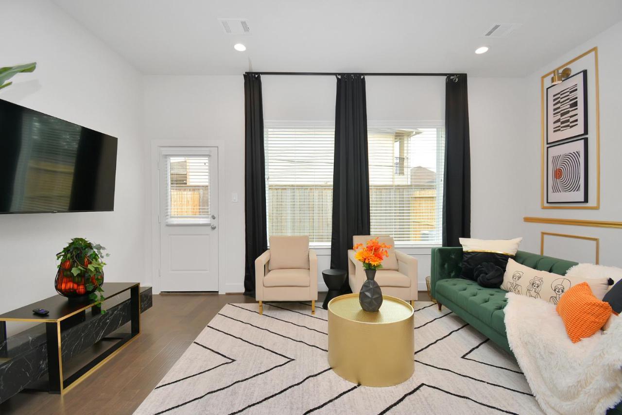 Holiday home Emerald Palace - New, Modern 3br Townhome Close To Downtown, Nrg, Med Ctr *