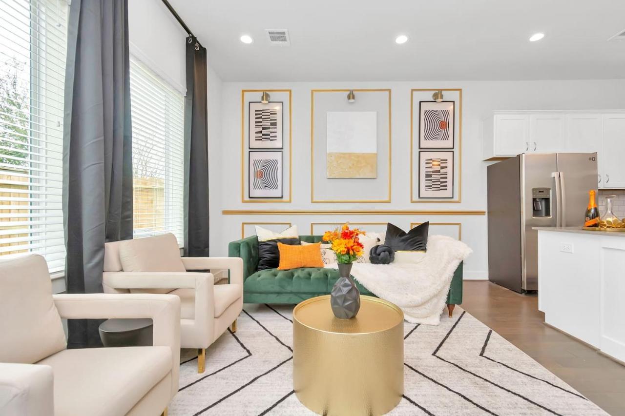 Holiday home Emerald Palace - New, Modern 3br Townhome Close To Downtown, Nrg, Med Ctr Houston