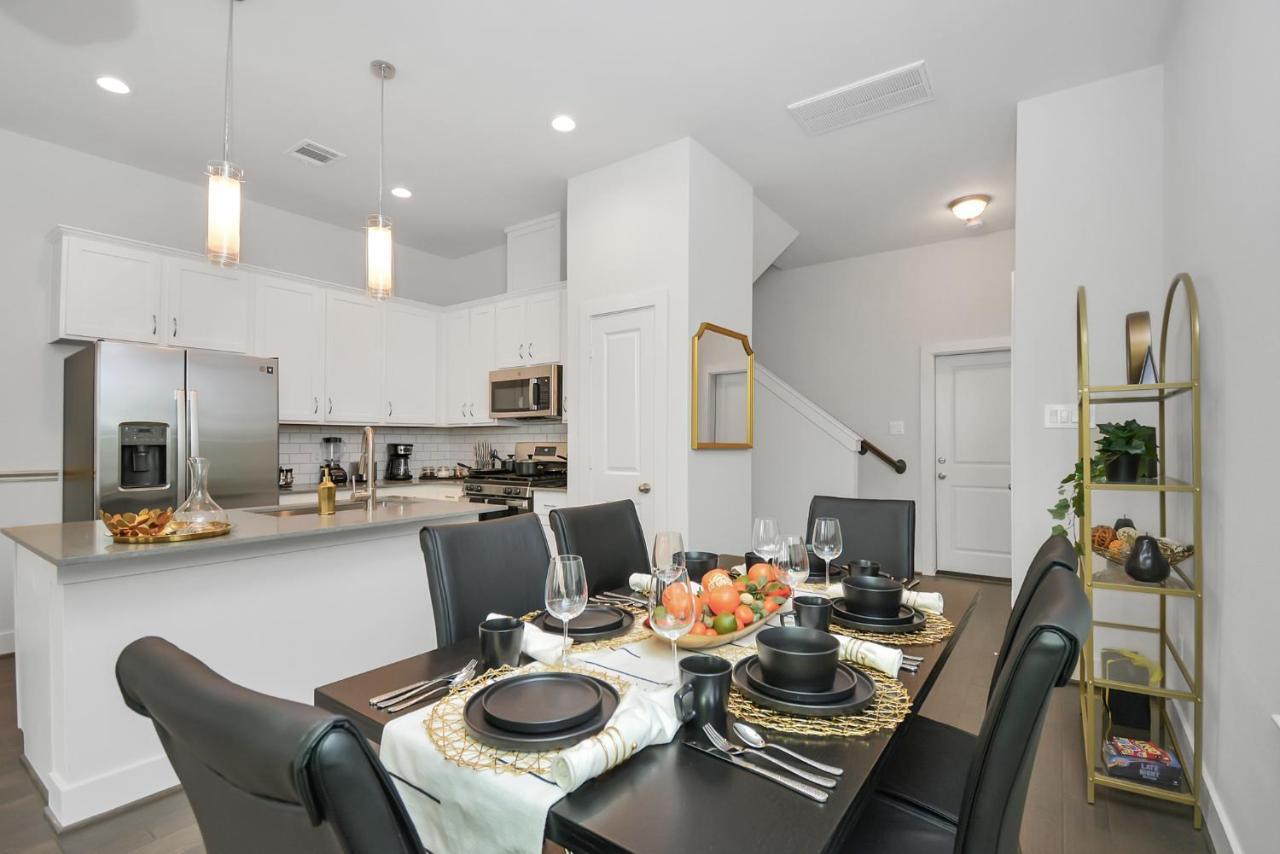 Holiday home Emerald Palace - New, Modern 3br Townhome Close To Downtown, Nrg, Med Ctr Houston