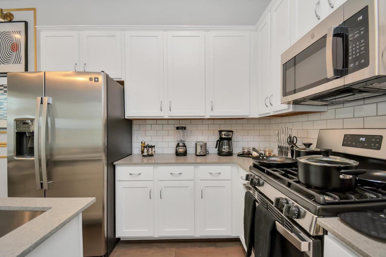 Emerald Palace - New, Modern 3br Townhome Close To Downtown, Nrg, Med Ctr Houston