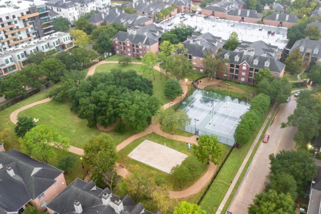 Uptown Escape - Modern, 1bd Near The Galleria