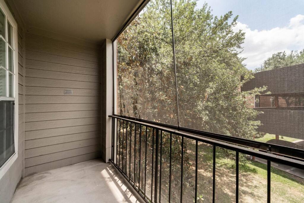 Apartment Uptown Escape - Modern, 1bd Near The Galleria Houston