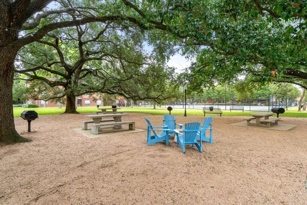 Uptown Escape - Modern, 1bd Near The Galleria Apartment Houston
