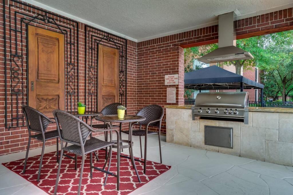 Apartment Uptown Escape - Modern, 1bd Near The Galleria Houston