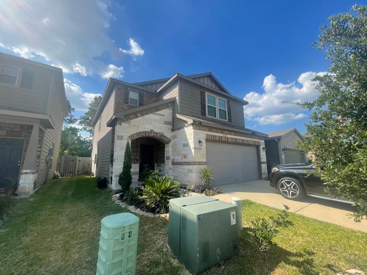 N-e-g House - Near David Wayne Hooks Airport Holiday home Houston