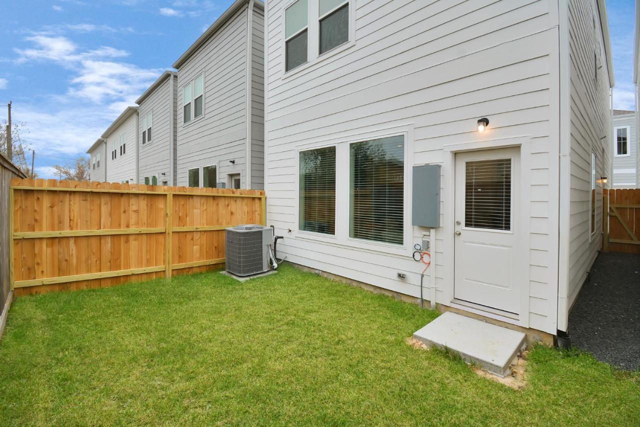 Holiday home Emerald Palace - New, Modern 3br Townhome Close To Downtown, Nrg, Med Ctr Houston