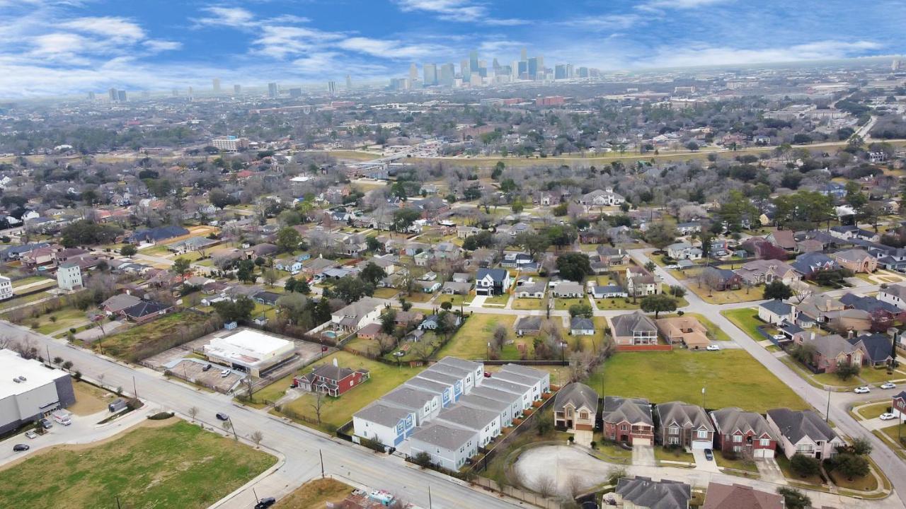 Emerald Palace - New, Modern 3br Townhome Close To Downtown, Nrg, Med Ctr Holiday home Houston