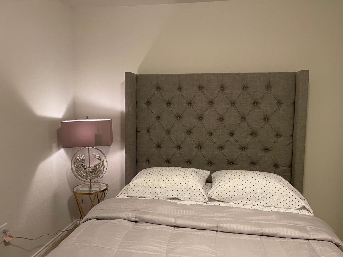 N-e-g House - Near David Wayne Hooks Airport * Houston