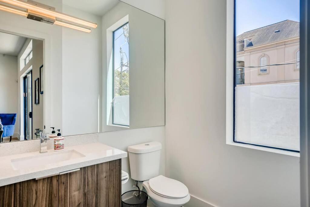 4 Story Mins To Downtown With Views