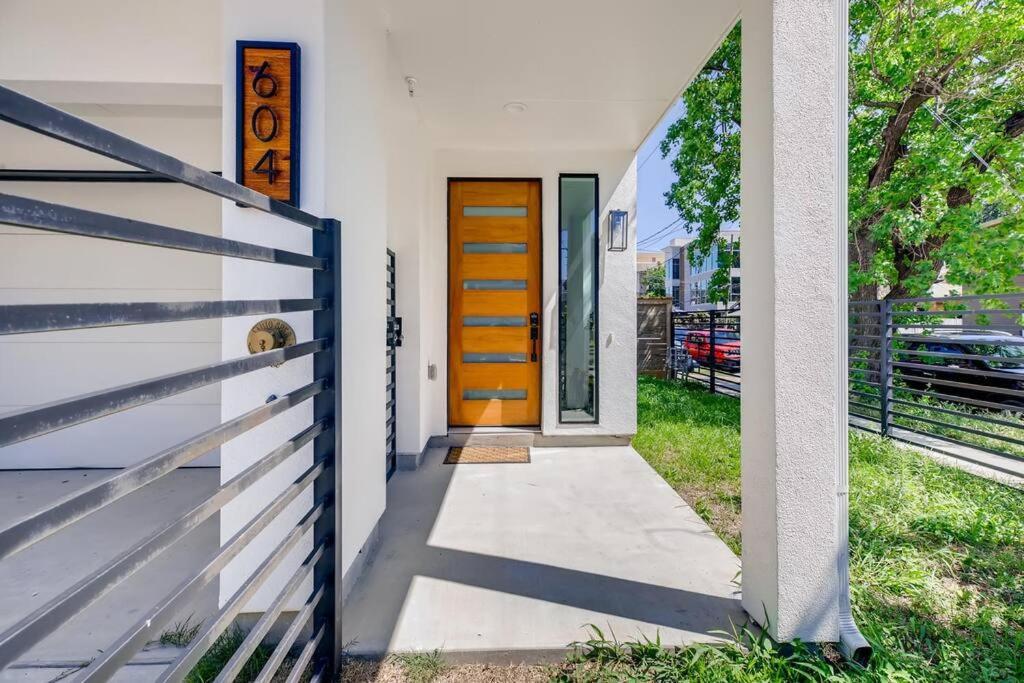 Holiday home 4 Story Mins To Downtown With Views