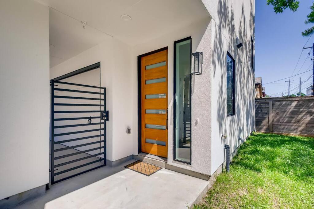 4 Story Mins To Downtown With Views Houston